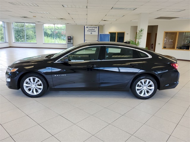 Pre-Owned 2019 Chevrolet Malibu LT 4D Sedan Black for Sale in Glendale, WI